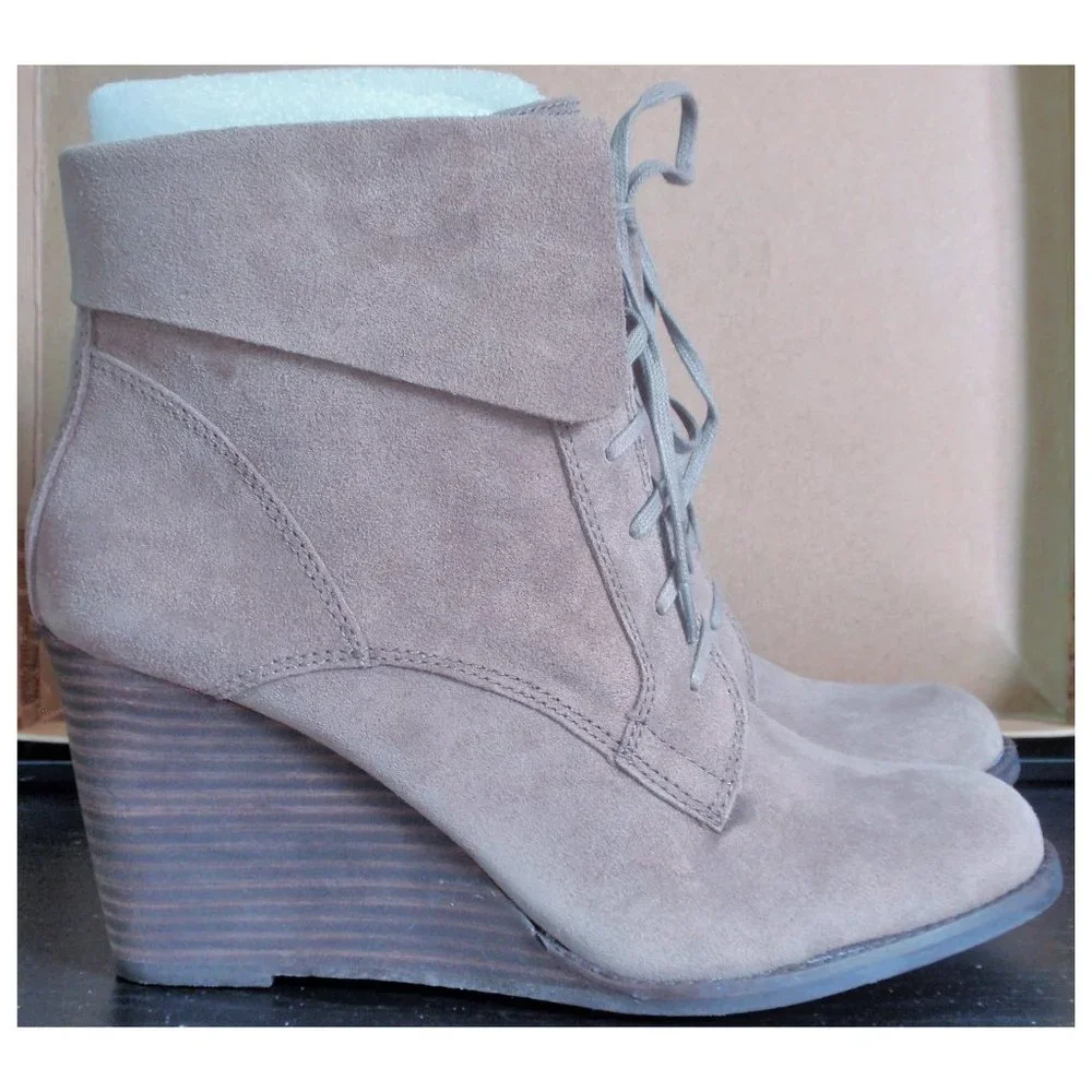 LUCKY BRAND SUEDE GRAY TAUPE LACE-UP WEDGE CUFFED ANKLE BOOT 8 NWT